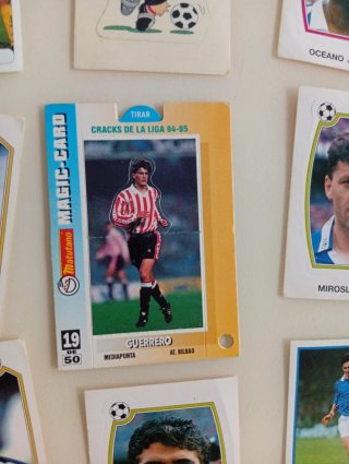 32 cromos de fútbol vintage variados