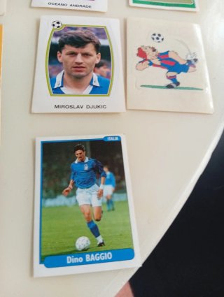 32 cromos de fútbol vintage variados