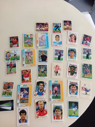 32 cromos de fútbol vintage variados