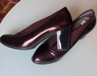 Zapatos de salón sin estrenar!!