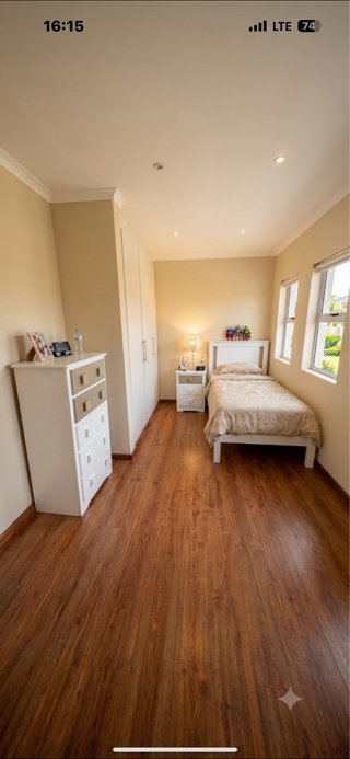 Vendo cabecero de cama 1,05m, mesilla y sinfonier