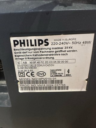 Televisor de tubo Philips, con lector de vhs.