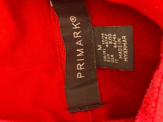 Sudadera con capucha roja