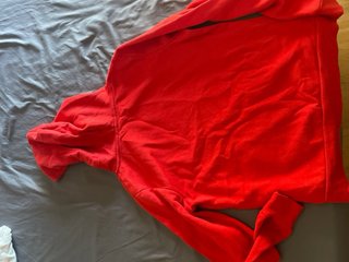 Sudadera con capucha roja