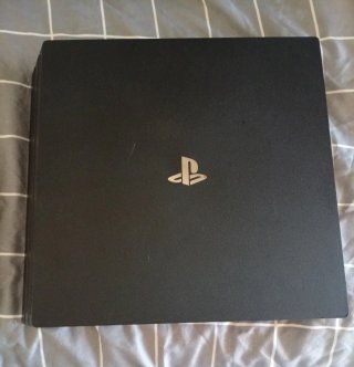 Pack PS4 Pro 1TB + Mando + 2 Juegos + extras
