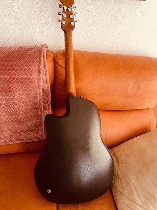 Guitarra acústica Ovation Celebrity mod CC047