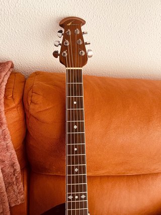 Guitarra acústica Ovation Celebrity mod CC047
