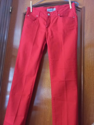 Pantalón rojo
