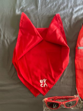 Kit Fiesta: Mochila, Gafas y Pañuelo Rojo