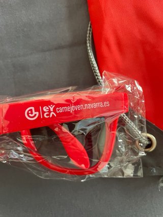 Kit Fiesta: Mochila, Gafas y Pañuelo Rojo