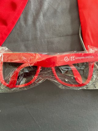 Kit Fiesta: Mochila, Gafas y Pañuelo Rojo