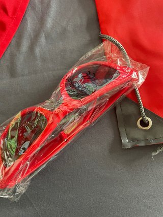 Kit Fiesta: Mochila, Gafas y Pañuelo Rojo