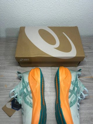 Asics Novablast 5 Naranja/Verde talla 44