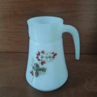 Set de 2 jarras Arcopal opalina floral. Vintage