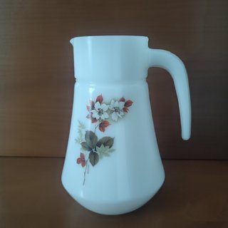 Set de 2 jarras Arcopal opalina floral. Vintage