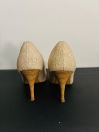 Zapatos de tacón beige