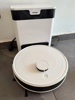 Robot aspira e lava