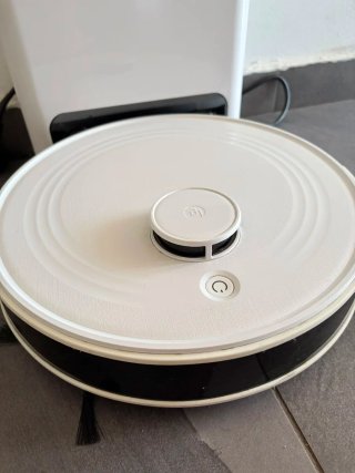 Robot aspira e lava