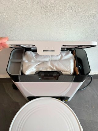 Robot aspira e lava