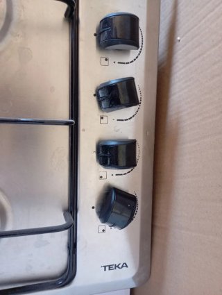 Encimera de gas,4 fogones.Acero inox.casi nuevo