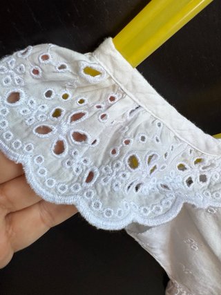 Vestido blanco Gap con bordados