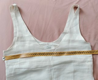 Top crema lyocell Mango. Talla S