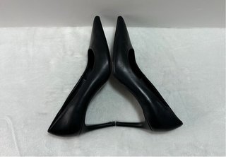 Massimo Dutti Stilettos negros 37