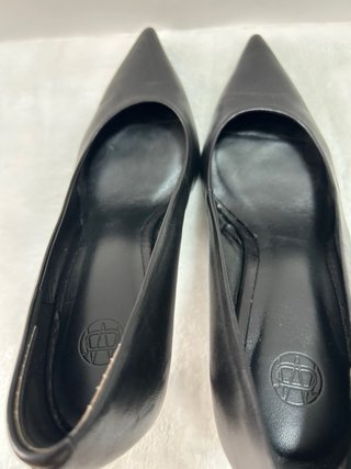 Massimo Dutti Stilettos negros 37