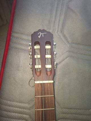 Guitarra Clásica con Funda y Accesorios