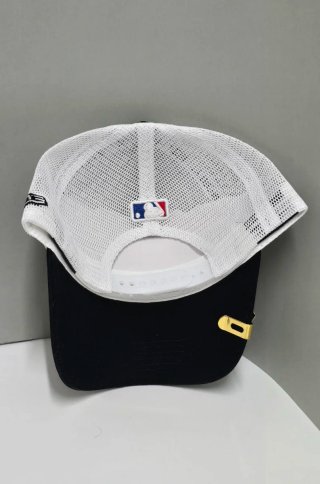 Gorra New Era LA Negra y Blanca