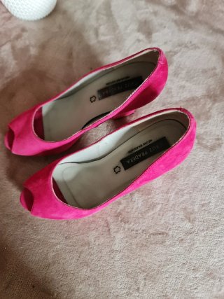 Lote de 2 pares de zapatos de tacon. Nr 36