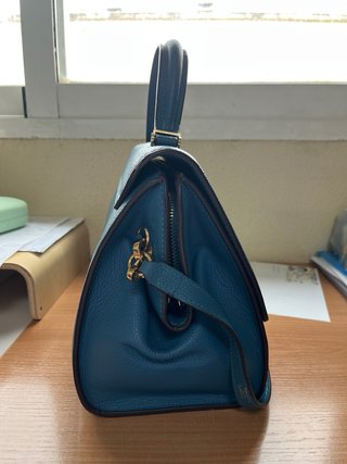 Bolso azul de piel