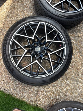 Vendo 4 llantas con neumaticos BMW M5 medida 5x120