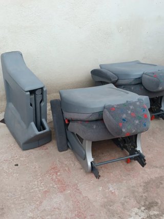 Asientos y mesa plegable  Mercedes W638