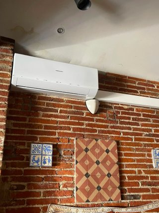Técnico instalador de aire acondicionado