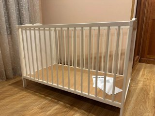 Cuna bebe blanca en perfecto estado casi sin uso