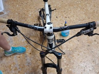 Cuadro bici con doble suspensión