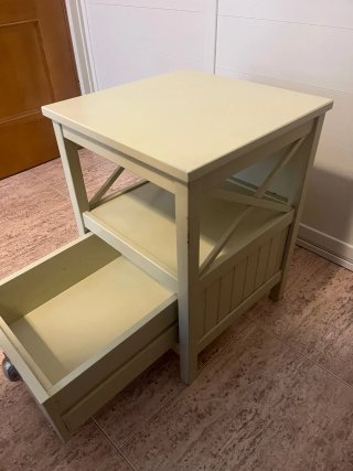 Vendo habitación unisex Cabezal Comoda Mesita