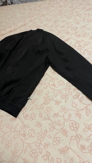 Chaqueta de cuero Pull and Bear.