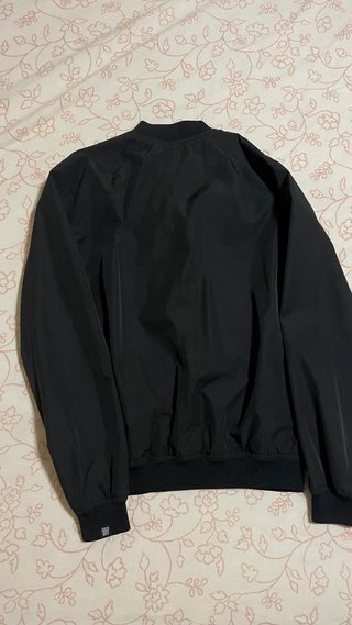 Chaqueta de cuero Pull and Bear.