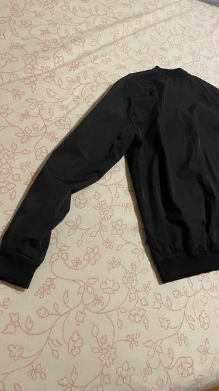 Chaqueta de cuero Pull and Bear.