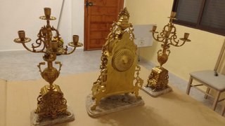 Conjunto Bronce: Reloj y Candelabros