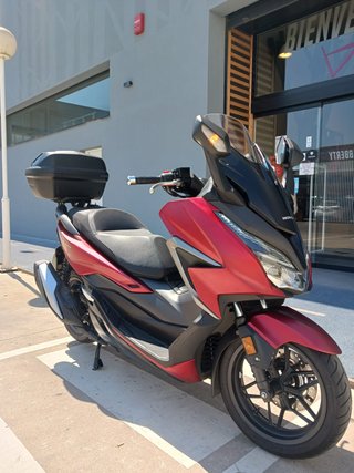 Honda Forza 350 Maxi Scooter