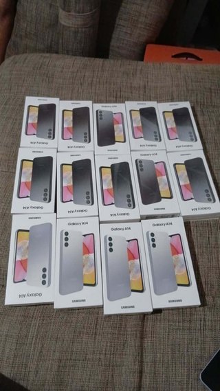 Samsung Galaxy A14 (Negro/Plateado)