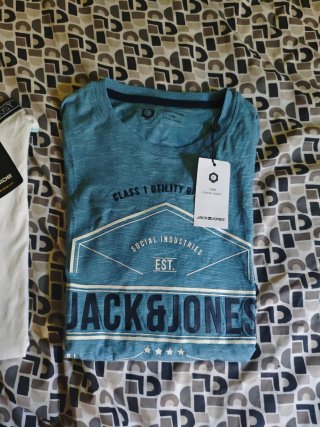 Camiseta Jack & Jones azul chico
