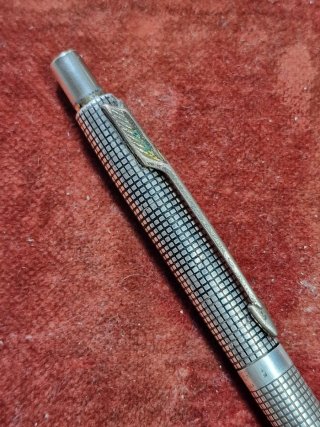 Penna a sfera parker in argento