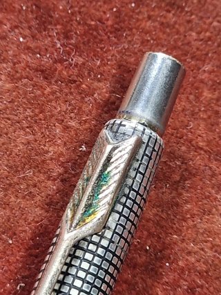 Penna a sfera parker in argento