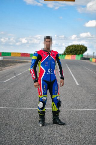 Mono de moto de una pieza casi sin uso