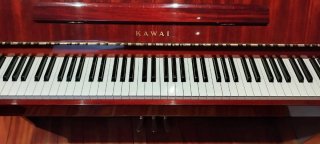 Piano Acústico Kawai K114