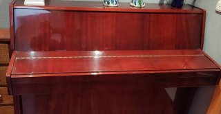 Piano Acústico Kawai K114